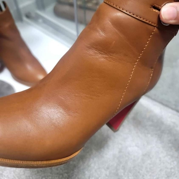 Christian Louboutin Janis Bootie 85 - Picture 10 of 10